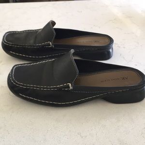 Anne Klein loafer mule. Size 7 1/2 medium